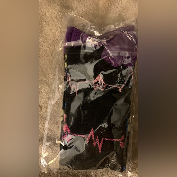 NWT Colorful Heart Patterned Compression socks - Picture 5 of 6